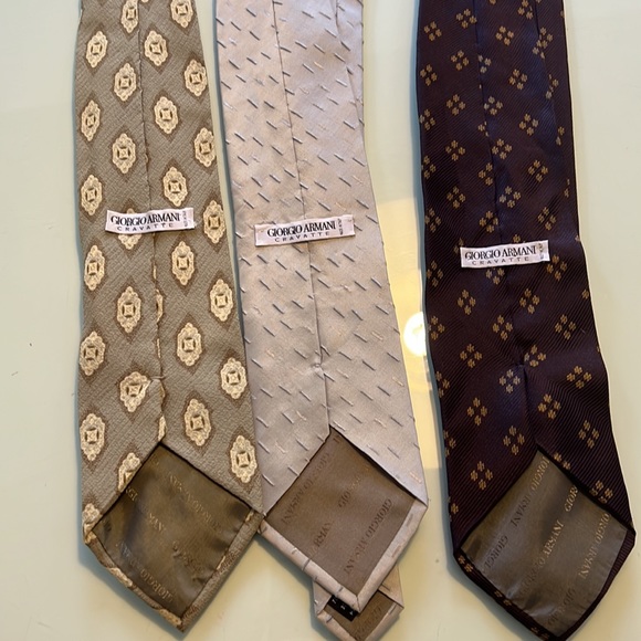 Giorgio Armani Ties - Picture 2 of 3